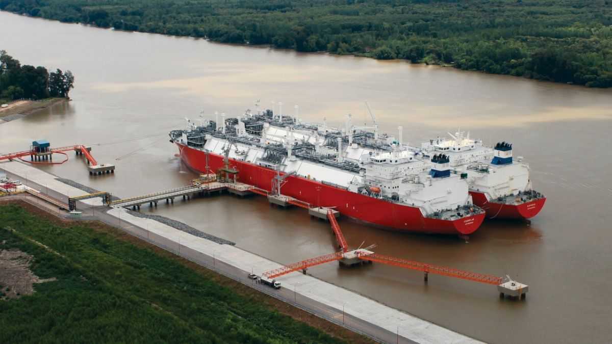 El GNL es importado y regasificado en las terminales de Escobar y Bahía Blanca. Foto: Gentileza Excelerate Energy.