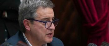 Falcone criticó a Adorni por hablar de &ldquo;sacrificio&rdquo; en su viaje a Nueva York