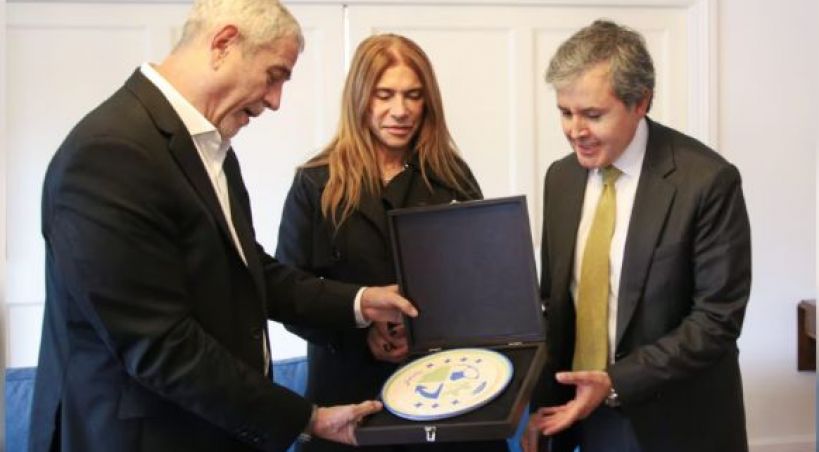 Ferraresi fue recibido por el embajador de Colombia: 