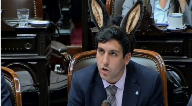 Furcio viral en Diputados: Cecilia Moreau corrigió en pleno recinto a un legislador libertario
