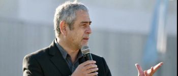Ferraresi propuso eliminar las aplicaciones de apuestas online de los celulares